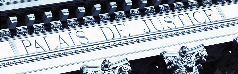 Fronton d&rsquo;un palais de justice